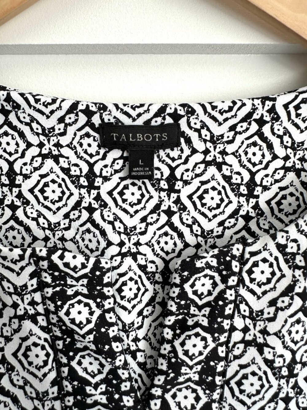 Talbots Split Neck Jersey Sheath Dress Printed Black White Size Large Petite - Picture 6 of 9